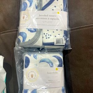 Burt’s Bees Hooded Towels & Burp Clothes